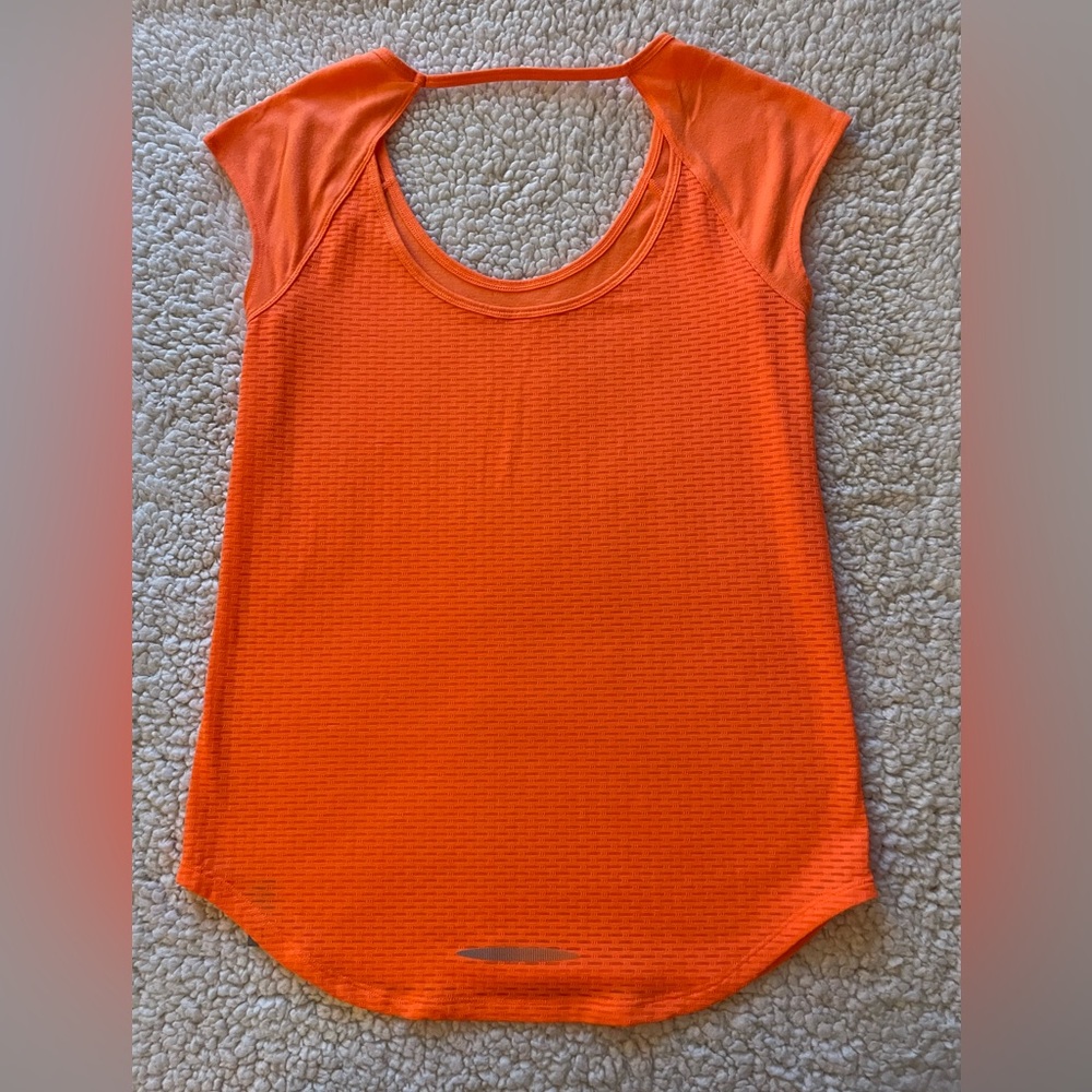 Under Armour Women’s Heat Gear Open Back Tee Size XS - Picture 5 of 7